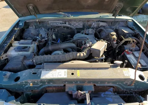 2001 Mazda B3000 z USA, uszkodzony, nr VIN 4F4YR12U31TM05548